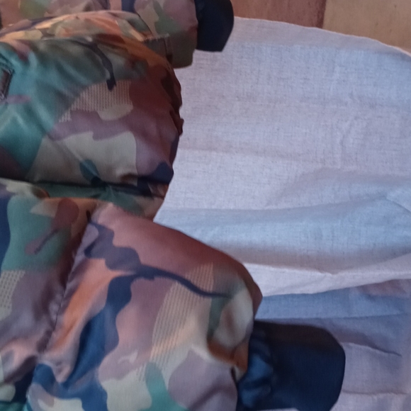 New bomber jacket - Picture 4 of 4